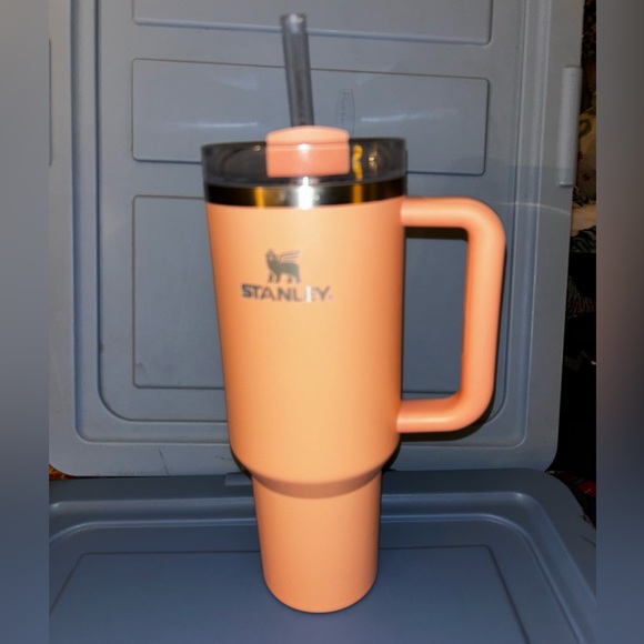 Stanley Cup 40oz - Picture 3 of 7